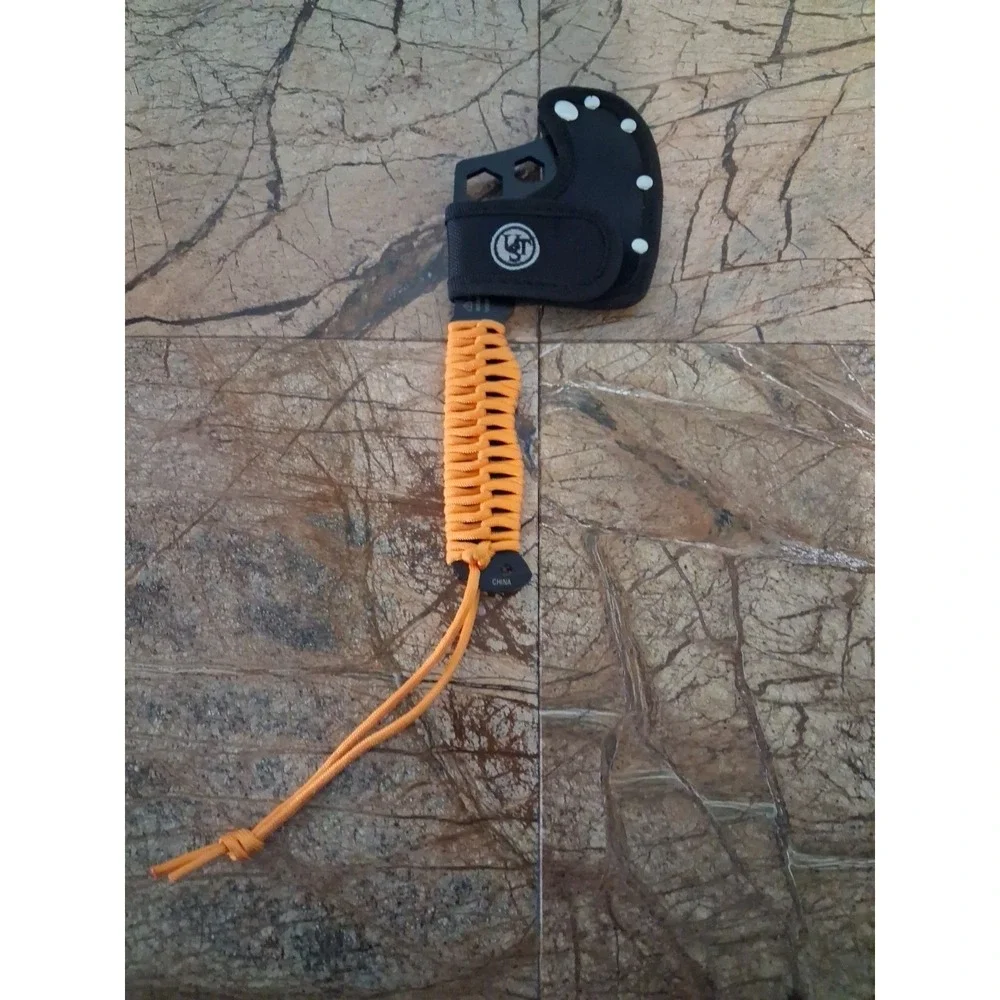 Ultimate Survival Technologies ParaHatchet FS, Orange